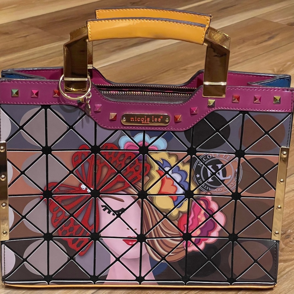Rare and Unique Nicole Lee “Vicky Thinks Fashion” VIC11635 Handbag